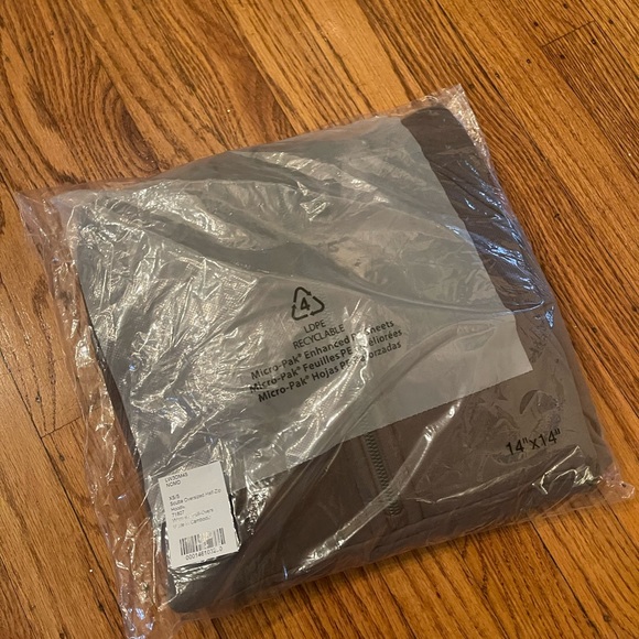 NWT lululemon oversized half zip scuba size XS/S - Picture 3 of 4